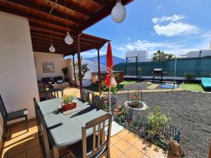 Zdjęcie z galerii obiektu Villa Luxury Playa Blanca w mieście Playa Blanca