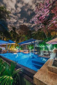 Bazén v ubytování Makanda by The Sea Hotel Adults Only nebo v jeho okolí