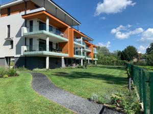 Vonkajšia záhrada v ubytovaní Fűzliget Mangó Terrace