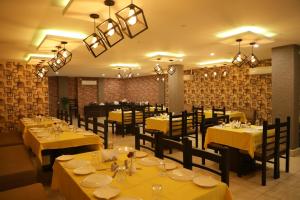 Restaurace v ubytování Hotel Ganga Aatitheyam