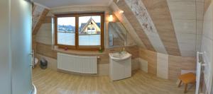 Et badeværelse på Domki Bania