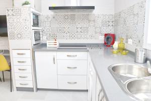 Kuchnia lub aneks kuchenny w obiekcie Chalet Puente Tabla