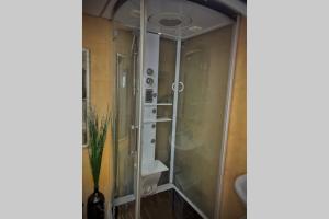 A bathroom at The Secret Lodge- NEW with private GARAGE, entire house