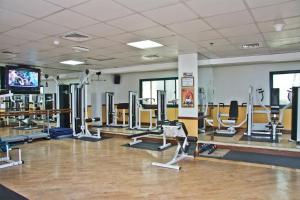 Fitness centrum a/nebo fitness zařízení v ubytování Regent Palace Hotel
