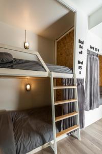 Postel nebo postele na pokoji v ubytování My Way Hostel Chiang Mai