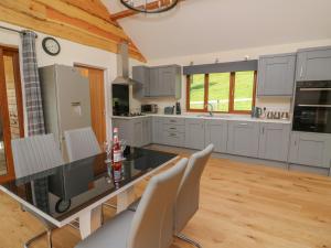 Gallery image of Ploony Hill Cabin in Knighton