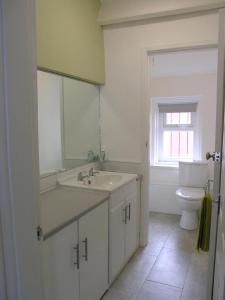 Un baño de Winchester Street Apartment