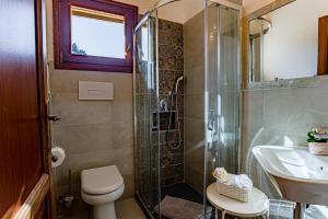 A bathroom at Appartamento San Teodoro centro