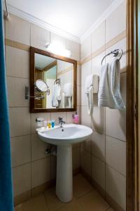 Koupelna v ubytování Akroyali Hotel & Villas + 37 fotografií