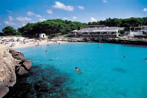 Foto dalla galleria di Sagitario Vista Playa II Apartamentos a Cala Blanca