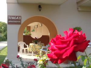 Фотография из галереи Toula's Apartments в Сидарионе