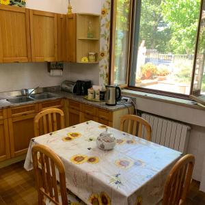 Kuchyň nebo kuchyňský kout v ubytování Casa Fabbrichina