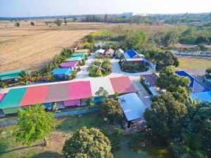 Gambar di galeri bagi ริมบึงสวนพริกรีสอร์ท di Phra Nakhon Si Ayutthaya +26 gambar