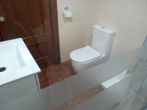 A bathroom at Amazing Studio Torremolinos