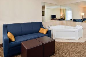 Seating area sa Comfort Inn & Suites Madison North