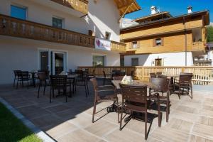 A balcony or terrace at HOTEL B&B MARILENA