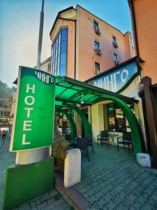 Budova, kde se hotel nachází