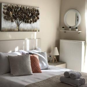 Кровать или кровати в номере Stergios_Apartments 06