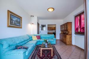 A seating area at casa chiara