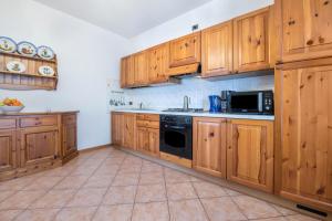 A kitchen or kitchenette at casa chiara