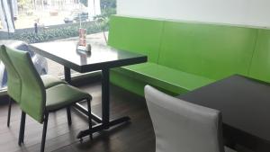 Posezení v ubytování favehotel Pluit Junction