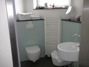 Phòng tắm tại Ferienhaus Kamerun an der Elbe - CASA KAMERUNSCHAF +22 ảnh