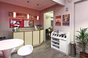 Kuchyňa alebo kuchynka v ubytovaní Hotel Ginebra