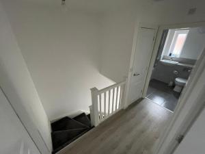 Large Spacious Room with Massive Bed and FREE WIFI