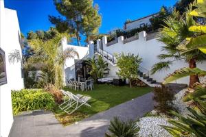 Vonkajšia záhrada v ubytovaní Architect modern design villa in Sitges Hills