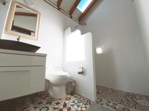 A bathroom at Casa Dino en Villa de Leyva