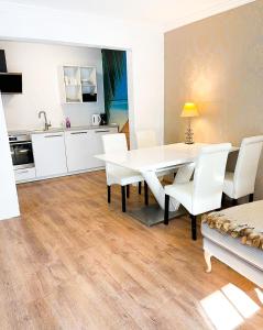 Una cocina o zona de cocina en Stylische Wohnung mit Charme (W6)