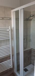 A bathroom at Mona apartman Még 10 kép