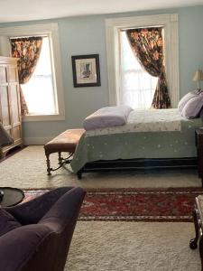 Легло или легла в стая в The Federal House