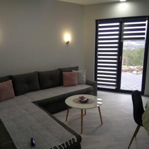 Prostor za sedenje u objektu Apartman Riboškić Divčibare 2