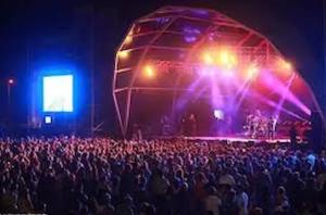 a crowd of people at a concert at night at Casa da Cavada - 6 quartos-rooms in Caminha +37 photos
