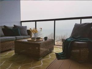 Część wypoczynkowa w obiekcie APARTLUX Seaside Park - bezpośredni widok na morze