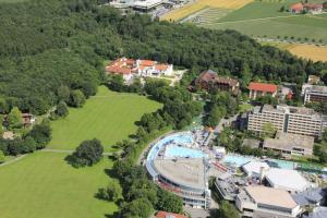 Bazén v ubytování Hotel und Appartementhof Waldeck nebo v jeho okolí