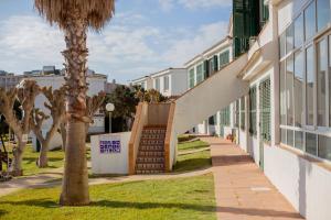 Κήπος έξω από το Apartamento Cala en Forcat 34