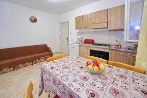 Kuchyň nebo kuchyňský kout v ubytování Guest House Villa Jadera