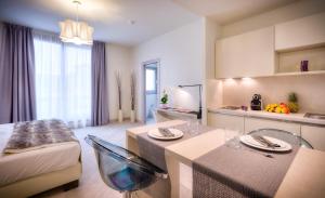 Η κουζίνα ή μικρή κουζίνα στο Forte16 View & SPA