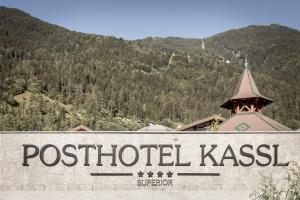 Nespecifikovaný výhled na hory nebo výhled na hory při pohledu z hotelu