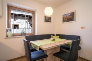 Posezení v ubytování Ferienwohnung Ifinger Edelweiss