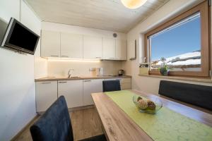 Kuchyňa alebo kuchynka v ubytovaní Ferienwohnung Mittager Edelweiss