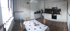 Kuchyň nebo kuchyňský kout v ubytování Ferienhaus Bernhardine