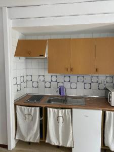 A kitchen or kitchenette at Nice Studio in Siesta 2 in Puerto Alcudia 8