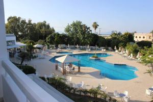 Bazén v ubytování Happy Days Hotel, Adults Only nebo v jeho okolí