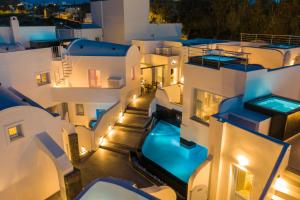 Gallery image of Sole d'oro Luxury Suites in Oia