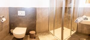 Koupelna v ubytování Landhaus Thurner + 11 fotografií