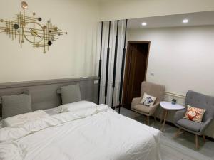 浯洲忆客房内的一张或多张床位
