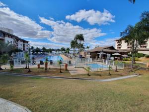 - Vistas a la piscina de un complejo en Life Resort By Rei dos Flats, en Brasilia